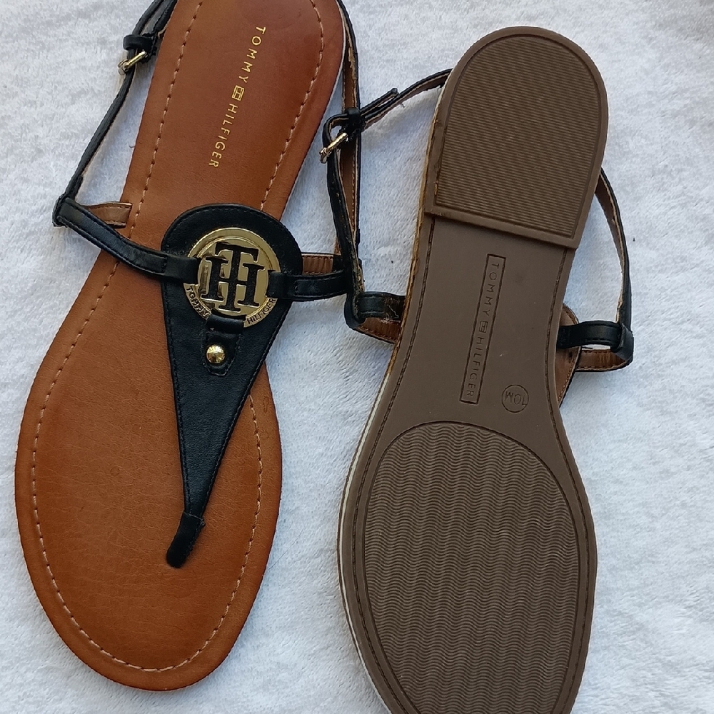 Tommy Hilfiger Black and Brown Sandals with T-Strap.Never Worn  tried at Home